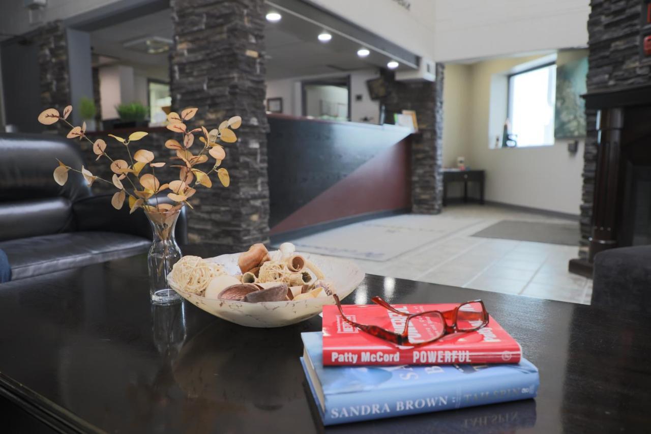 Travelodge By Wyndham Grande Prairie Buitenkant foto