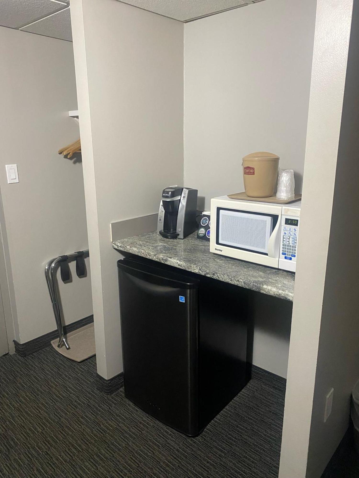 Travelodge By Wyndham Grande Prairie Buitenkant foto