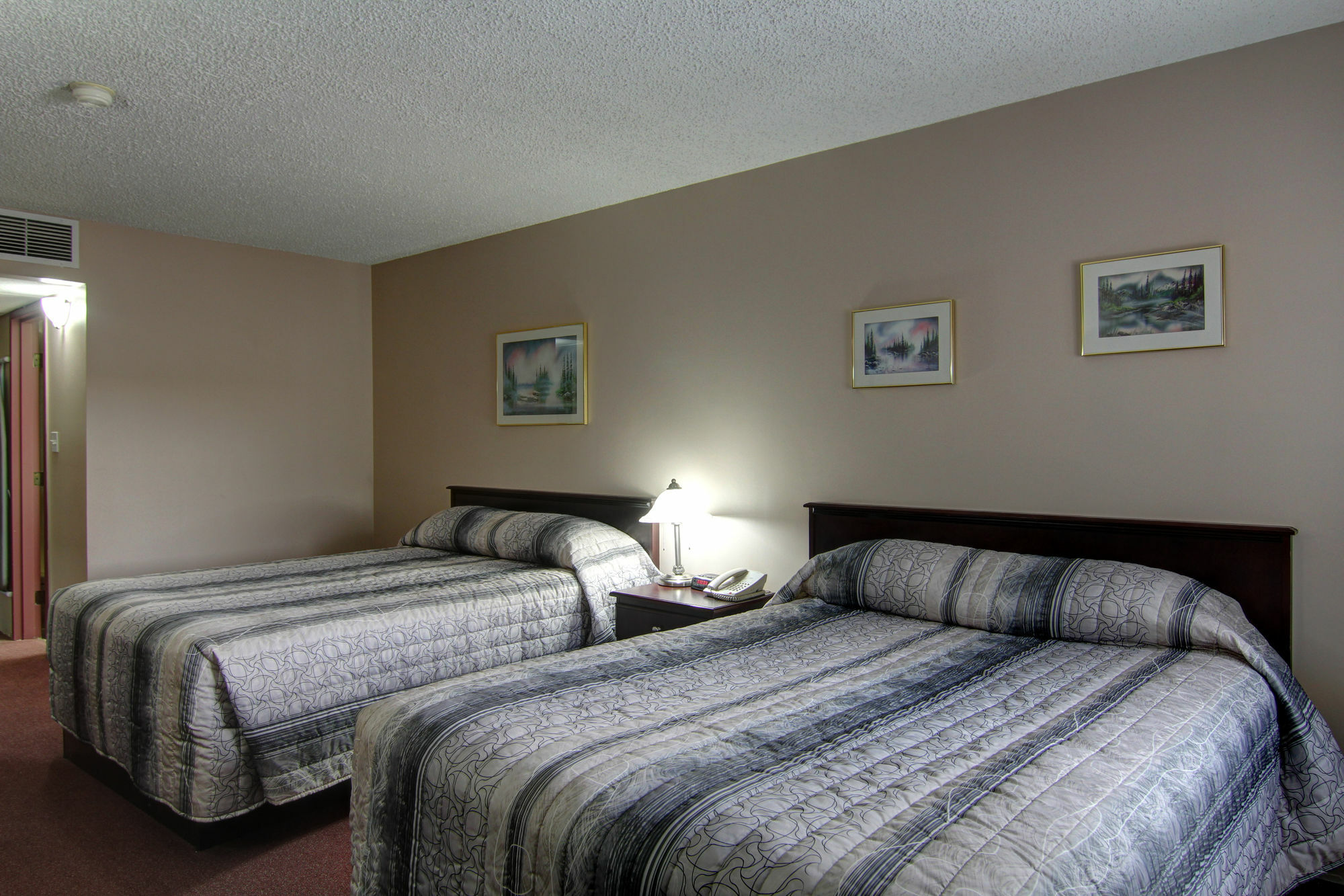Travelodge By Wyndham Grande Prairie Buitenkant foto