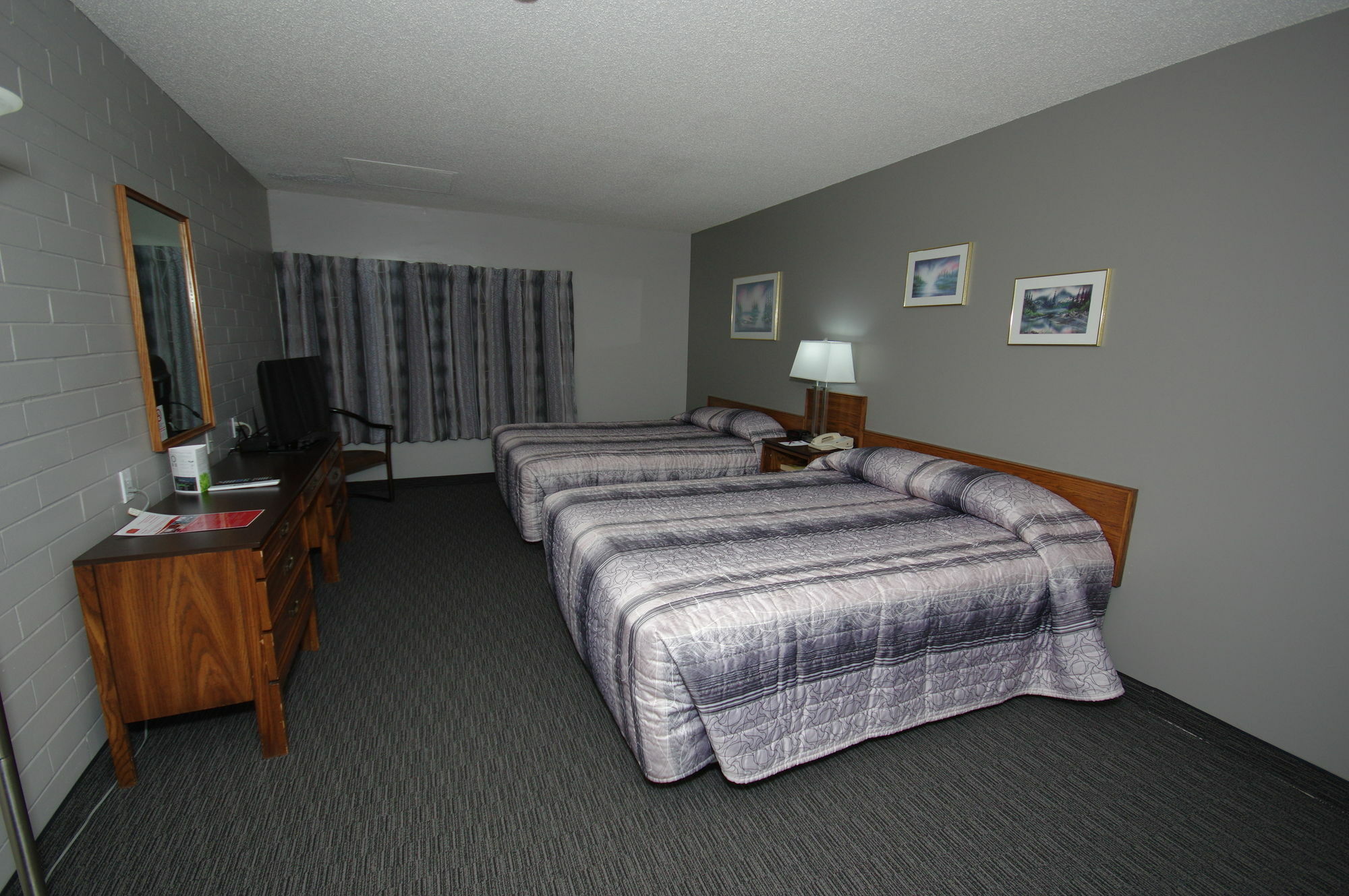 Travelodge By Wyndham Grande Prairie Buitenkant foto