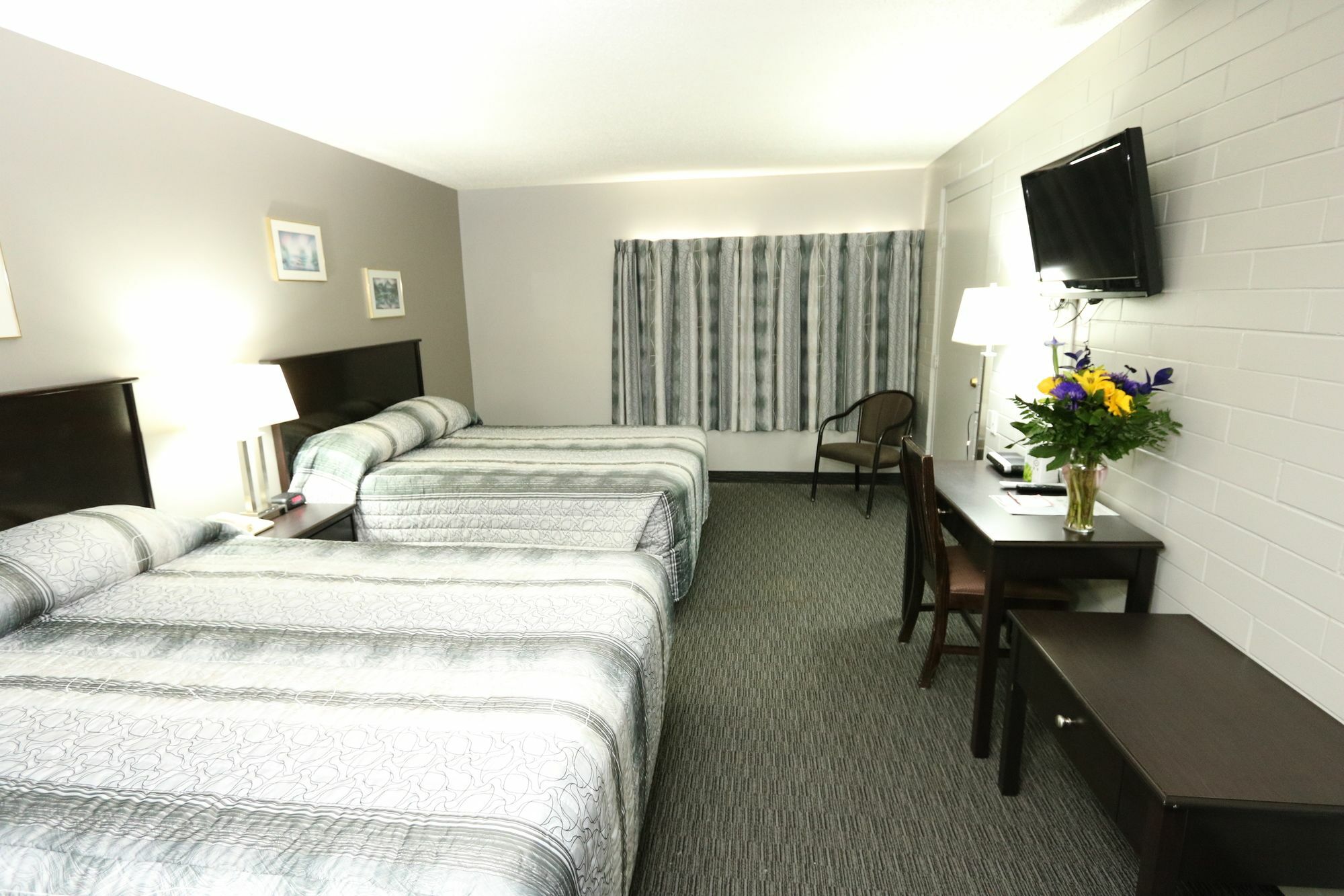Travelodge By Wyndham Grande Prairie Buitenkant foto